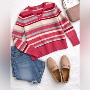 GH Bass Lambswool v neck sweater